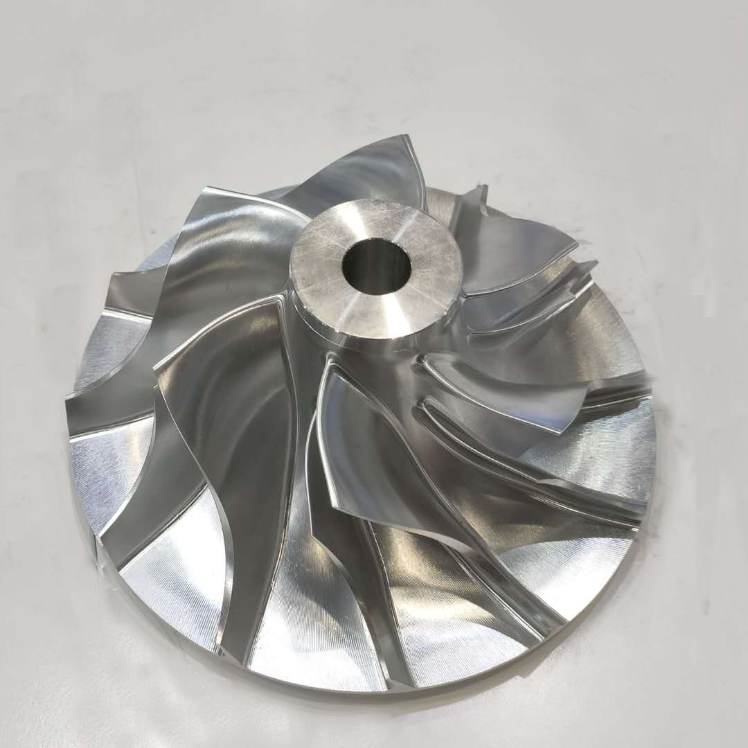 精密五轴联动加工汽车涡轮配件