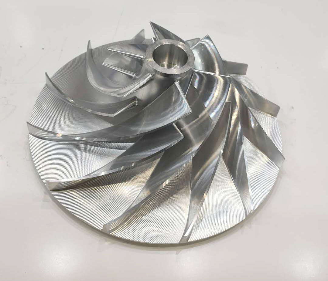 精密五轴联动加工汽车涡轮配件